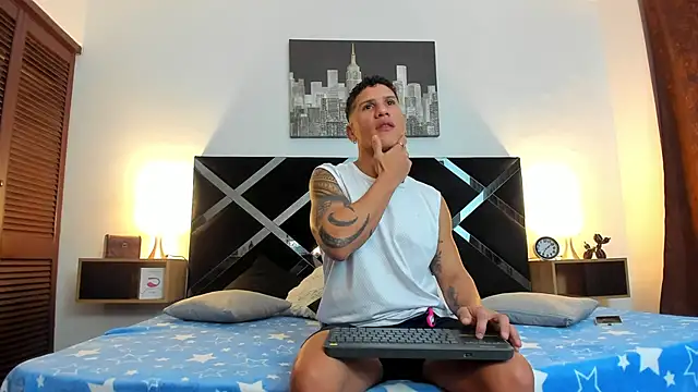 nakedfoam1 online show from April 14, 3:23 am