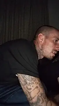 Snapshot of DirtyNorth chatting on October 31, 6:47 am DirtyNorth online show from October 31, 6:47 am