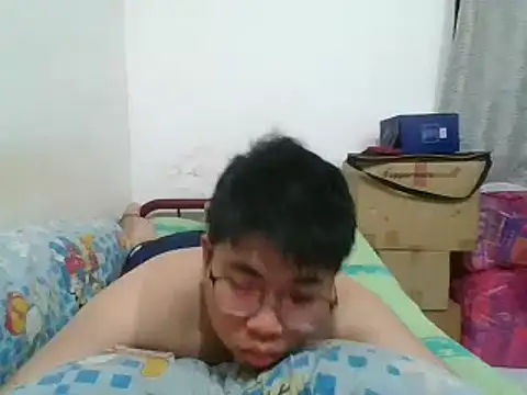 Snapshot of shyboymasturbation chatting on March 17, 3:07 pm shyboymasturbation online show from March 17, 3:07 pm