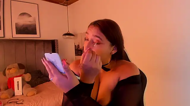 Alaia Cute online show from December 31, 3:01 am