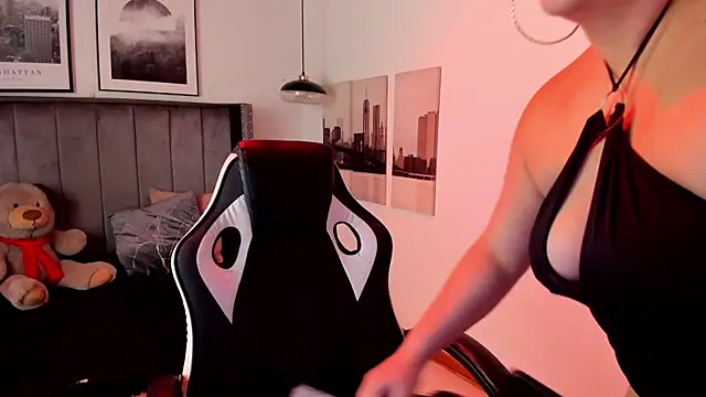 Alaia Cute online show from February 4, 12:29 am