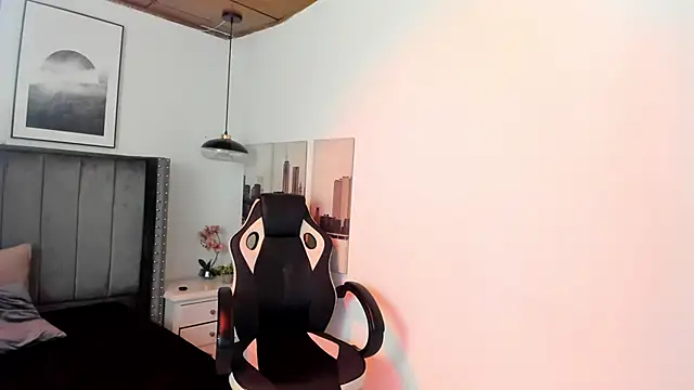 Alaia Cute online show from February 14, 1:23 am