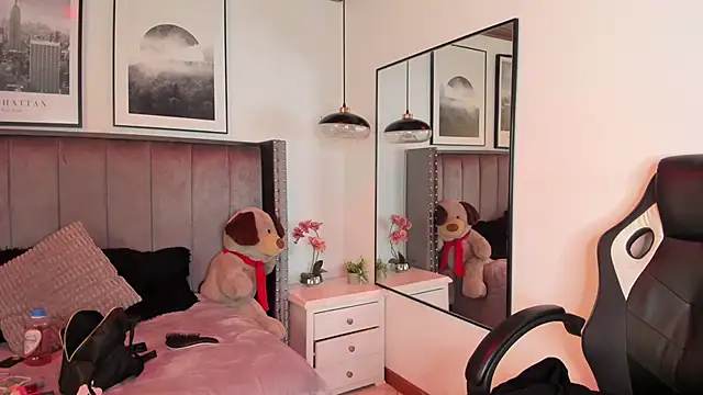 Alaia Cute online show from September 13, 3:39 am