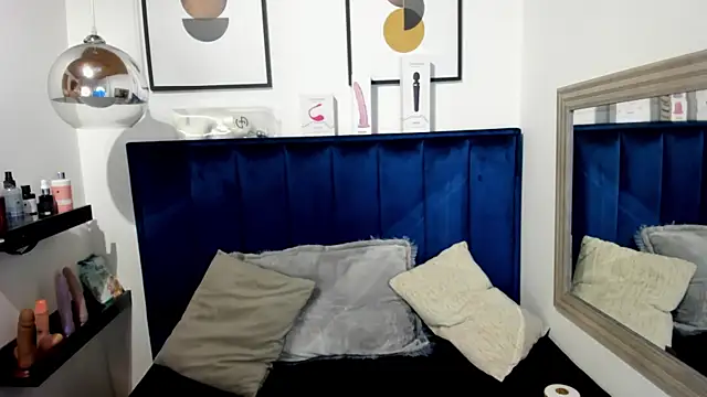 Snapshot of Alaia_Cute chatting on July 9, 2:37 am Alaia Cute online show from July 9, 2:37 am