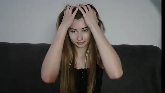 ErikaShyy online show from December 26, 1:10 pm