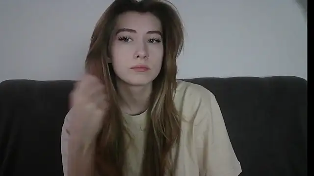 ErikaShyy online show from January 21, 1:11 pm