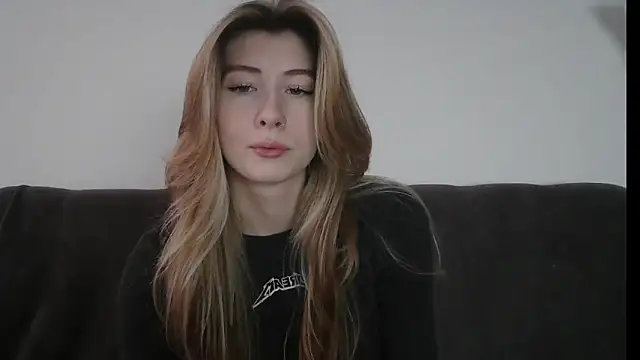 ErikaShyy online show from January 29, 7:15 am