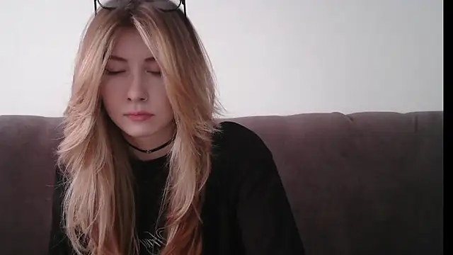 ErikaShyy online show from January 30, 7:29 am