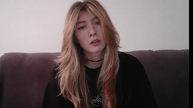 ErikaShyy online show from January 30, 11:01 am