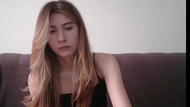 ErikaShyy online show from February 13, 10:34 am