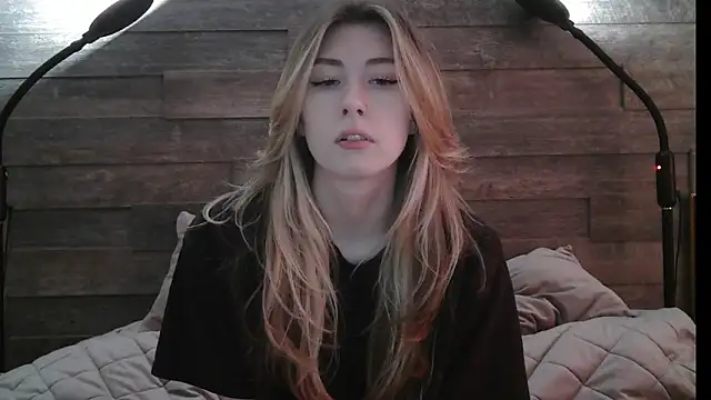 ErikaShyy online show from February 20, 11:09 am