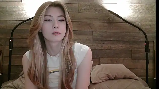 ErikaShyy online show from March 12, 11:42 am