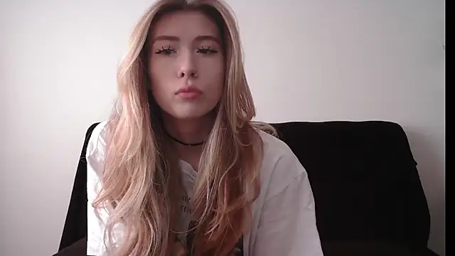 ErikaShyy online show from September 18, 10:28 am