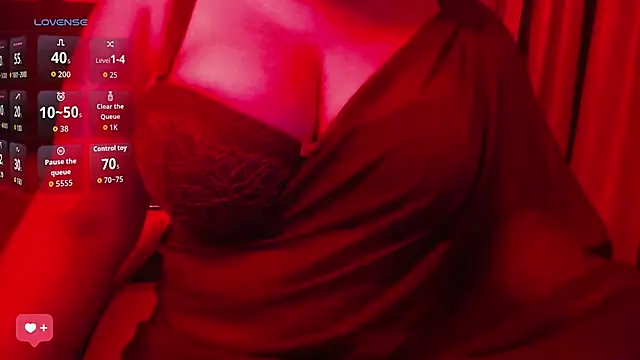 Snapshot of Alexandra007 chatting on November 5, 12:10 am Alexandra007 online show from November 5, 12:10 am