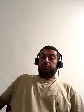 Snapshot of elmarroqui chatting on October 10, 8:46 am elmarroqui online show from October 10, 8:46 am