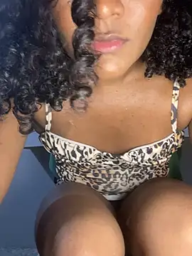 Snapshot of alexatransgata chatting on March 14, 2:10 am alexatransgata online show from March 14, 2:10 am