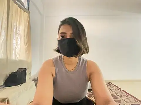 Snapshot of MaYaa__11 chatting on January 2, 11:52 am MaYaa 11 online show from January 2, 11:52 am