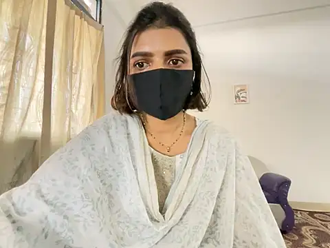 Snapshot of MaYaa__11 chatting on January 31, 11:35 am MaYaa 11 online show from January 31, 11:35 am