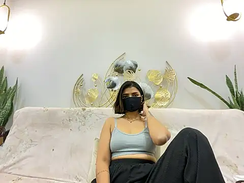 Snapshot of MaYaa__11 chatting on February 17, 12:05 pm MaYaa 11 online show from February 17, 12:05 pm