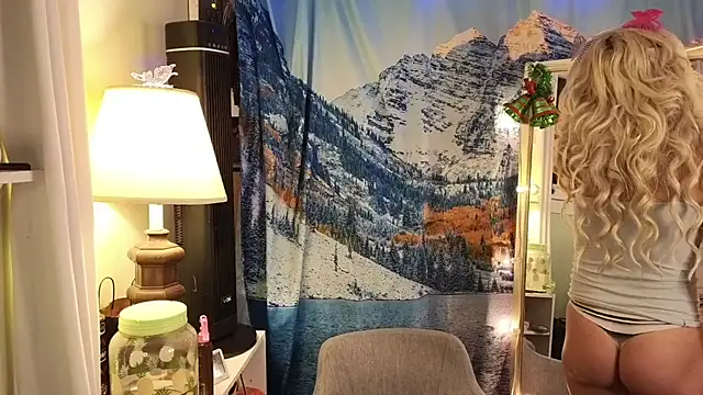 Snapshot of cunty_tranny_lydia chatting on January 12, 4:00 am cunty tranny lydia online show from January 12, 4:00 am