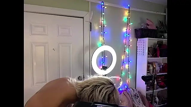 Snapshot of cunty_tranny_lydia chatting on January 18, 12:57 am cunty tranny lydia online show from January 18, 12:57 am