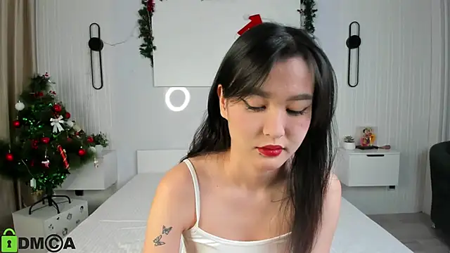 Snapshot of Lola_Peach chatting on January 22, 5:16 am Lola Peach online show from January 22, 5:16 am