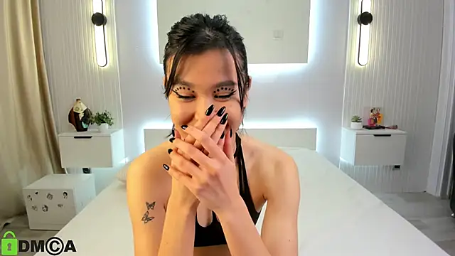 Snapshot of Lola_Peach chatting on January 30, 9:36 am Lola Peach online show from January 30, 9:36 am