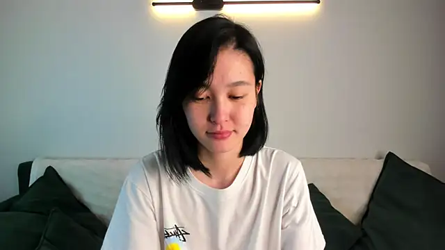 Snapshot of Lola_Peach chatting on October 1, 6:30 am Lola Peach online show from October 1, 6:30 am