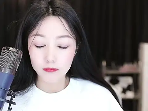 Nuyoah-77 online show from March 18, 6:04 pm