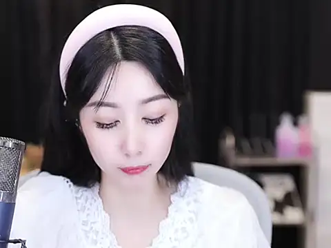 Nuyoah-77 online show from September 11, 4:07 pm