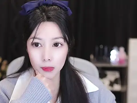 Nuyoah-77 online show from December 14, 2:33 pm