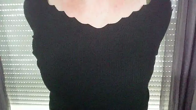 Snapshot of Raptor82 chatting on September 22, 12:29 pm Raptor82 online show from September 22, 12:29 pm