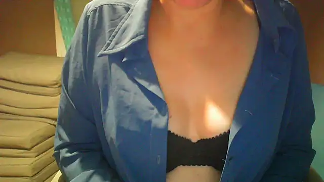 Snapshot of Raptor82 chatting on October 3, 7:55 pm Raptor82 online show from October 3, 7:55 pm