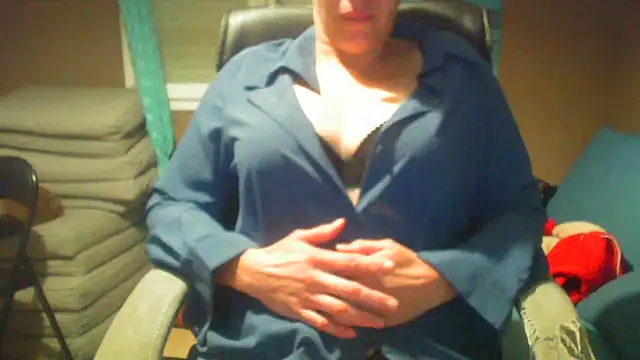 Snapshot of Raptor82 chatting on October 8, 7:44 pm Raptor82 online show from October 8, 7:44 pm