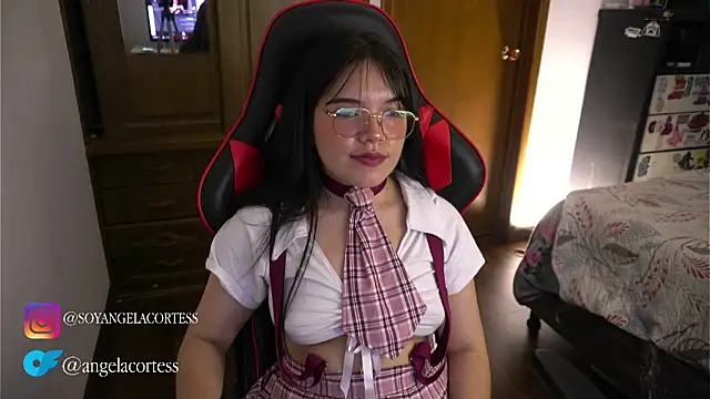 angela cortes  online show from October 24, 3:58 am