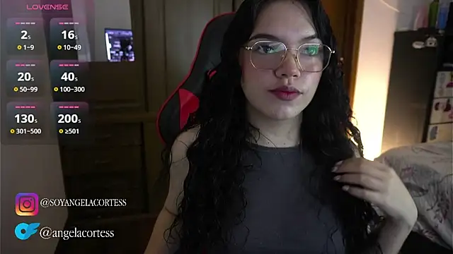 angela cortes  online show from October 26, 1:11 am