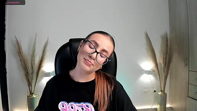 Snapshot of RyliieHunter chatting on December 2, 1:58 am RyliieHunter online show from December 2, 1:58 am