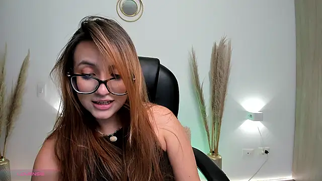 Snapshot of RyliieHunter chatting on December 7, 6:21 am RyliieHunter online show from December 7, 6:21 am