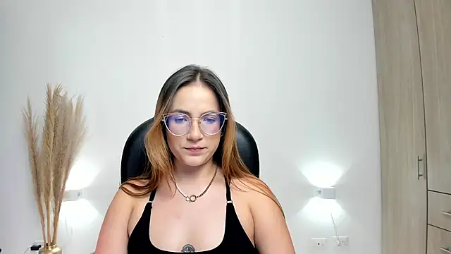 Snapshot of RyliieHunter chatting on January 3, 12:22 am RyliieHunter online show from January 3, 12:22 am