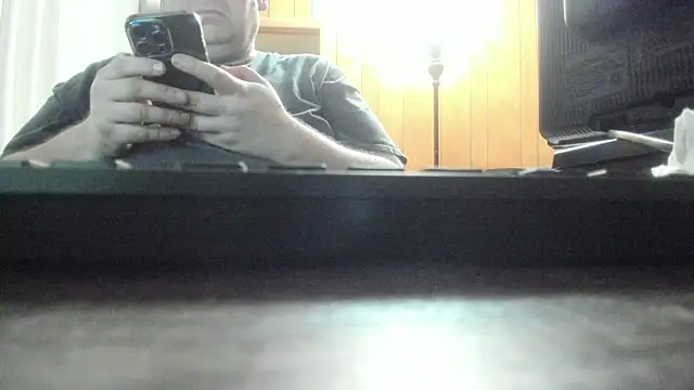 treatbobnicer online show from February 19, 7:59 am