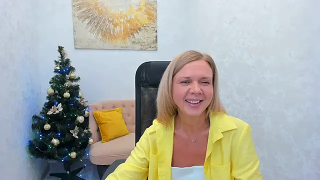 Snapshot of AgathaKlouin chatting on December 14, 6:13 am AgathaKlouin online show from December 14, 6:13 am