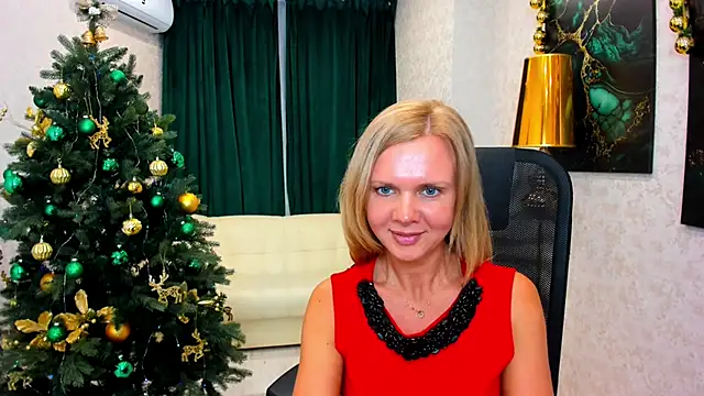 Snapshot of AgathaKlouin chatting on December 28, 10:25 am AgathaKlouin online show from December 28, 10:25 am