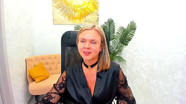 Snapshot of AgathaKlouin chatting on March 21, 1:34 am AgathaKlouin online show from March 21, 1:34 am