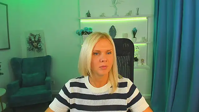 Snapshot of AgathaKlouin chatting on September 13, 7:13 pm AgathaKlouin online show from September 13, 7:13 pm