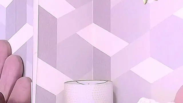 KylieMonnett online show from October 5, 6:50 pm