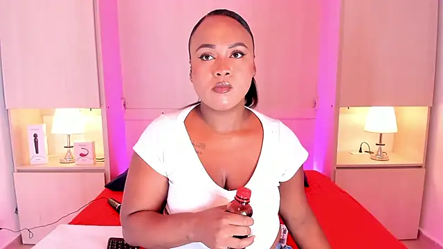 EmilyyStuart online show from January 22, 4:13 am