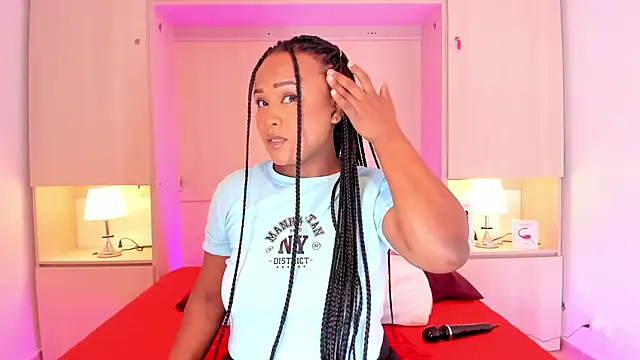 EmilyyStuart online show from February 27, 3:36 am