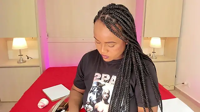 EmilyyStuart online show from October 19, 4:02 am