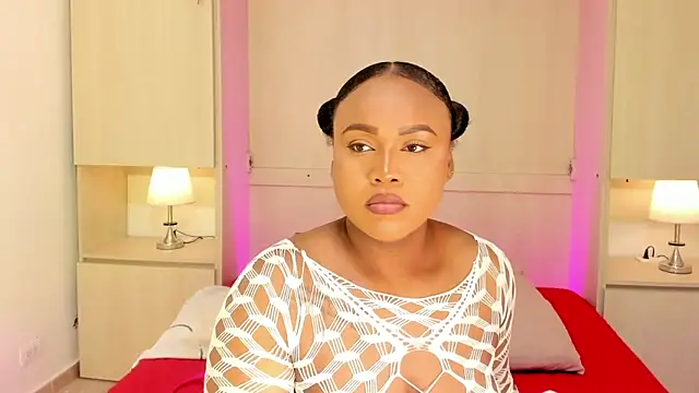 EmilyyStuart online show from December 18, 4:07 am