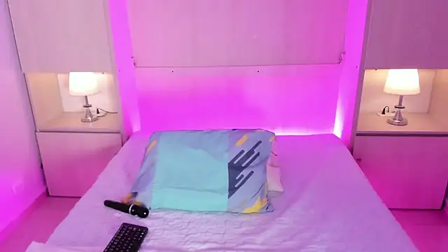 EmilyyStuart online show from March 12, 3:34 am